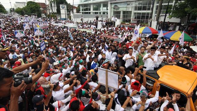 KRS Diklaim Paslon Ichsan Yasin Limpo-Andi Mudzakkar sebagai bukti komitmen dengan rakyat (Liputan6.com/ Eka Hakim)