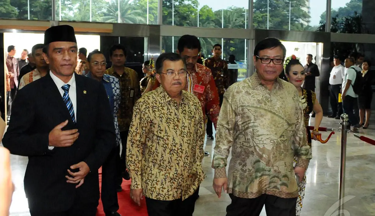 Calon Wakil Presiden terpilih 2014, M. Jusuf Kalla menghadiri acara satu dasawarsa DPD di ruang Komplek Parlemen Senayan, Jakarta, Senin (29/9/2014) (Liputan6.com/Andrian M Tunay)