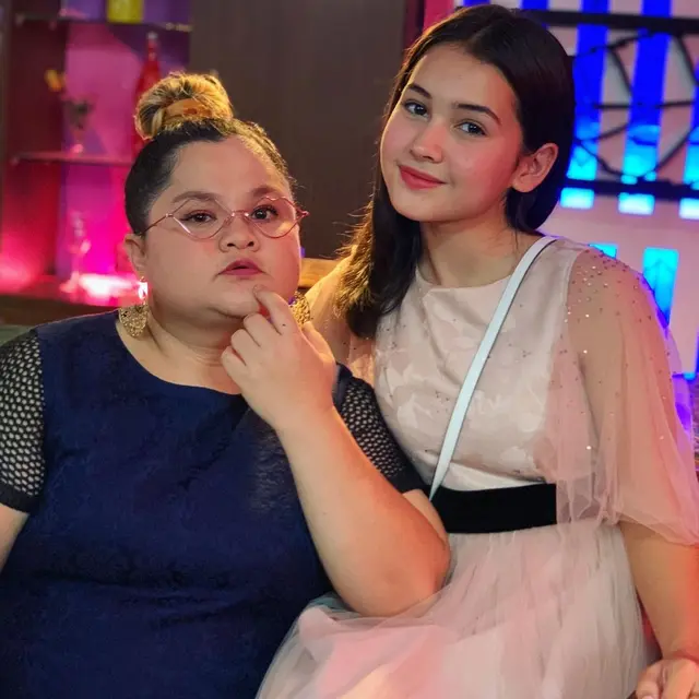 6 Potret Kebersamaan Sandrinna Michelle dan Defni Yani, Bak Kakak Adik
