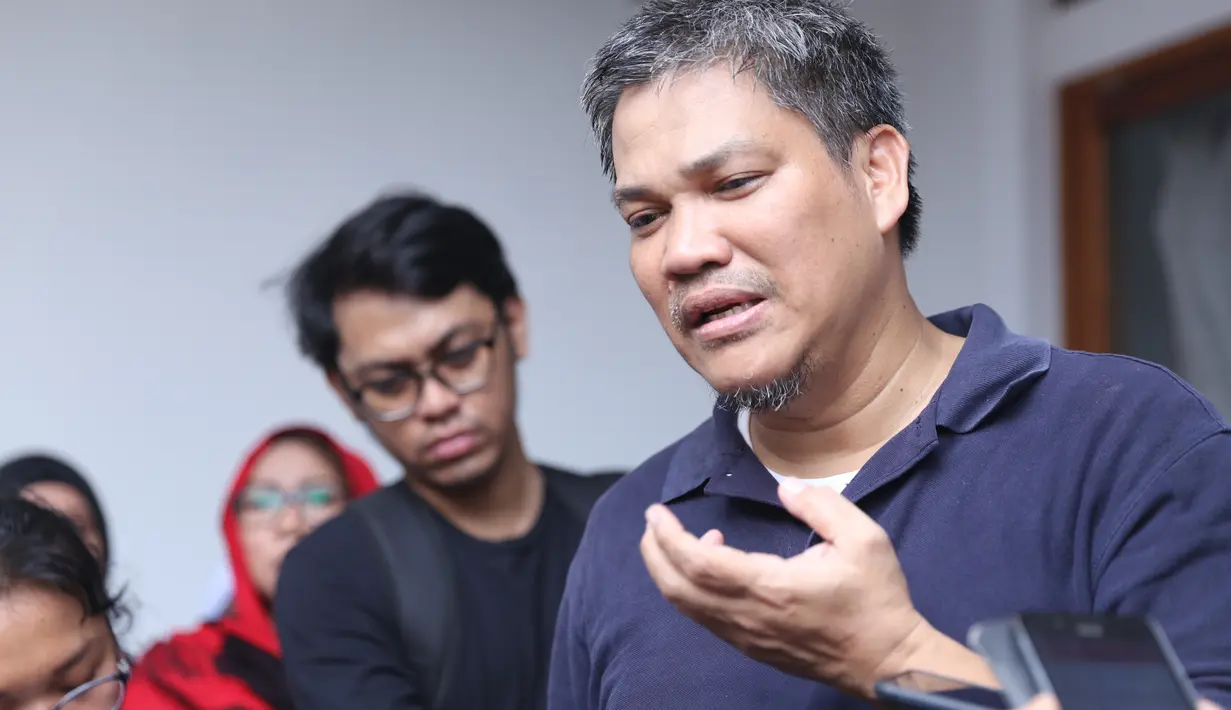 "Kalau saya sudah siap dari beberapa bulan lalu, kami berdua sudah tahu bahwa ini akan menjadi terminal, sewaktu-waktu bisa diambil," lanjut ayah seorang anak itu. (Nurwahyunan/Bintang.com)