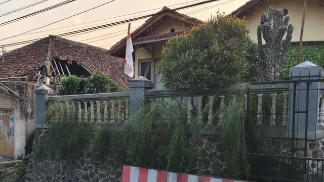 Lokasi penemuan yang tewas di juru parkir AR (56), di Kampung Selabintana Kulon, Desa Sudajaya Girang, Kabupaten Sukabumi.