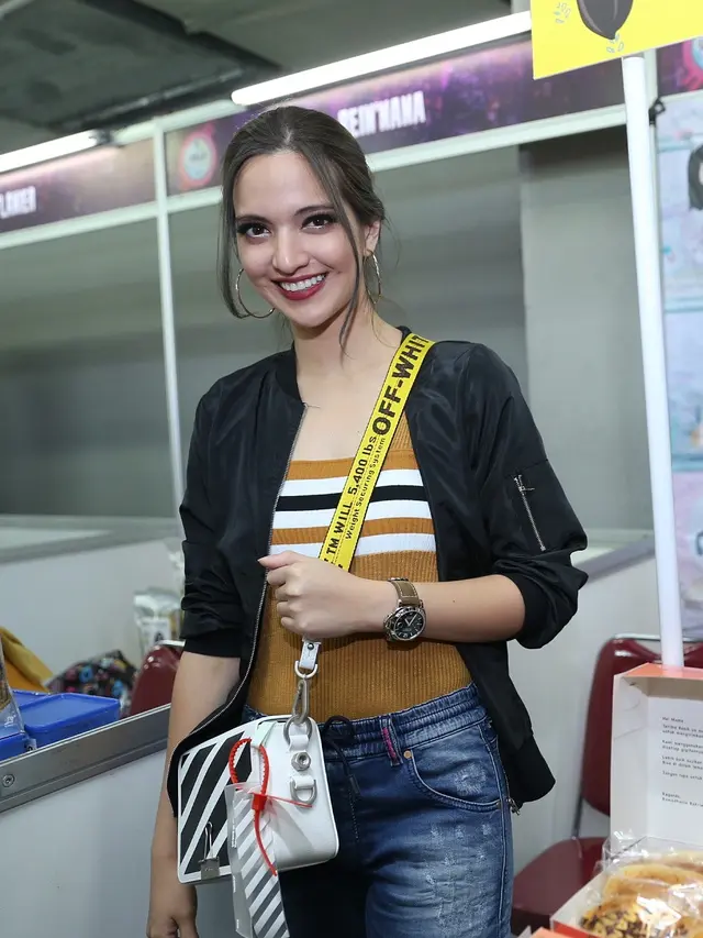 [Bintang] Nia Ramadhani