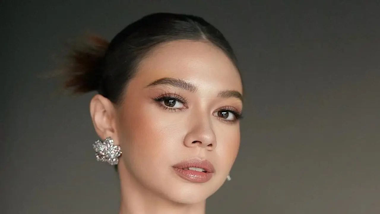 6 Ide Gaya Rambut Seleb Saat Jadi Bridesmaid, Fuji An hingga Maudy Ayunda