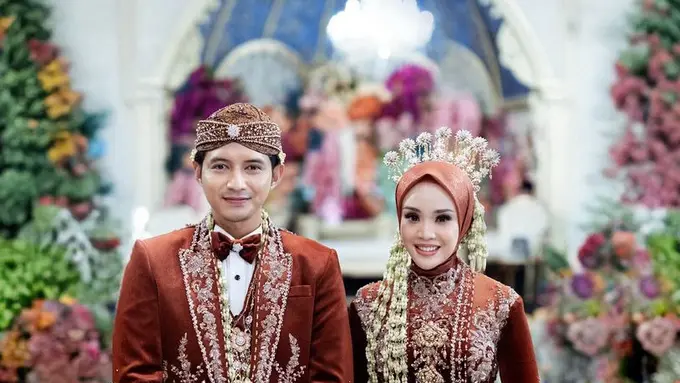 Pernikahan Chand Kelvin dan Dea Sahirah