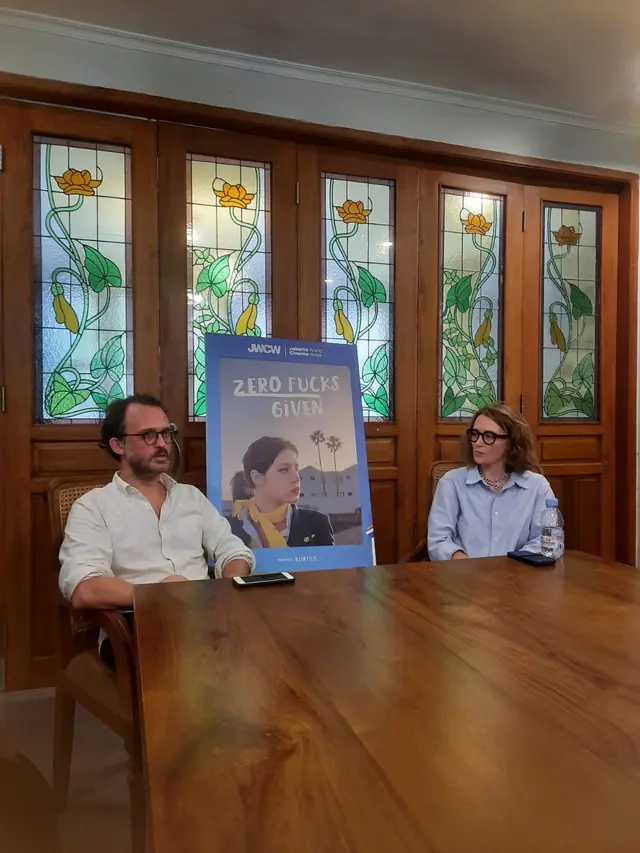 Emmanuel Marre dan Julie Lecoustre