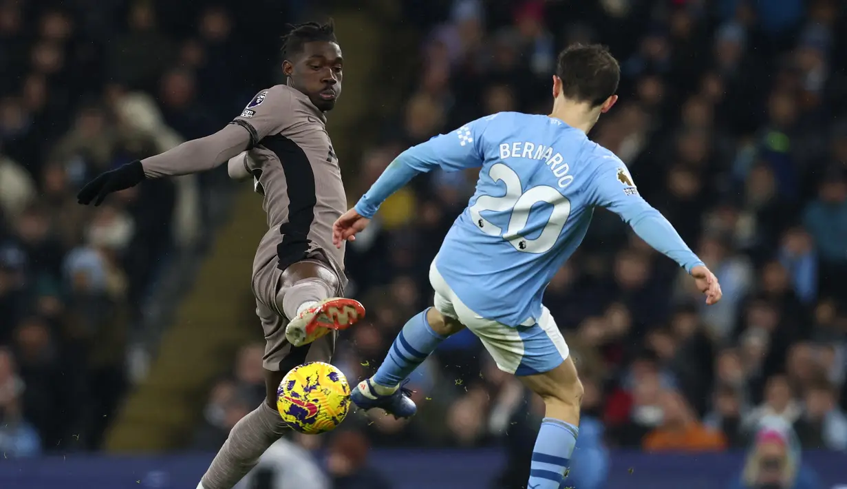 Sementara itu Tottenham di peringkat lima dengan koleksi 27 angka. (Darren Staples / AFP)