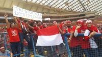 Suporter Timnas Indonesia di Stadion Shah Alam, Selangor, Malaysia, Kamis (24/8/2017). (Bola.com/Vitalis Yogi Trisna)