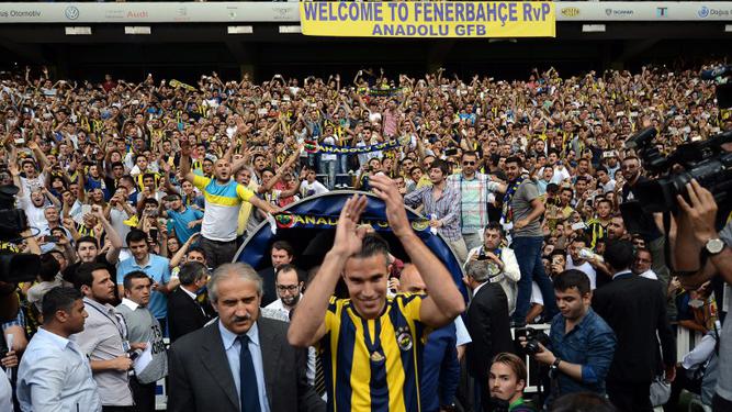 Robin Van Persie Disambut Hangat Publik Fenerbahce Page 1 Foto Bola Com