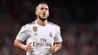 Eden Hazard - Penyerang asal Belgia ini berstatus sebagai pemain termahal dalam sejarah Real Madrid dengan banderol 115 juta euro. Mantan bintang Chelsea ini menerima upah sebesar 540 ribu euro sekitar Rp 8,7 miliar per minggu. (AFP/Oscar Del Pozo)