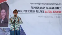 Menteri Kelautan dan Perikanan Susi Pudijastuti memimpin langsung penenggelaman KIA di Natuna. (Dok KKP)
