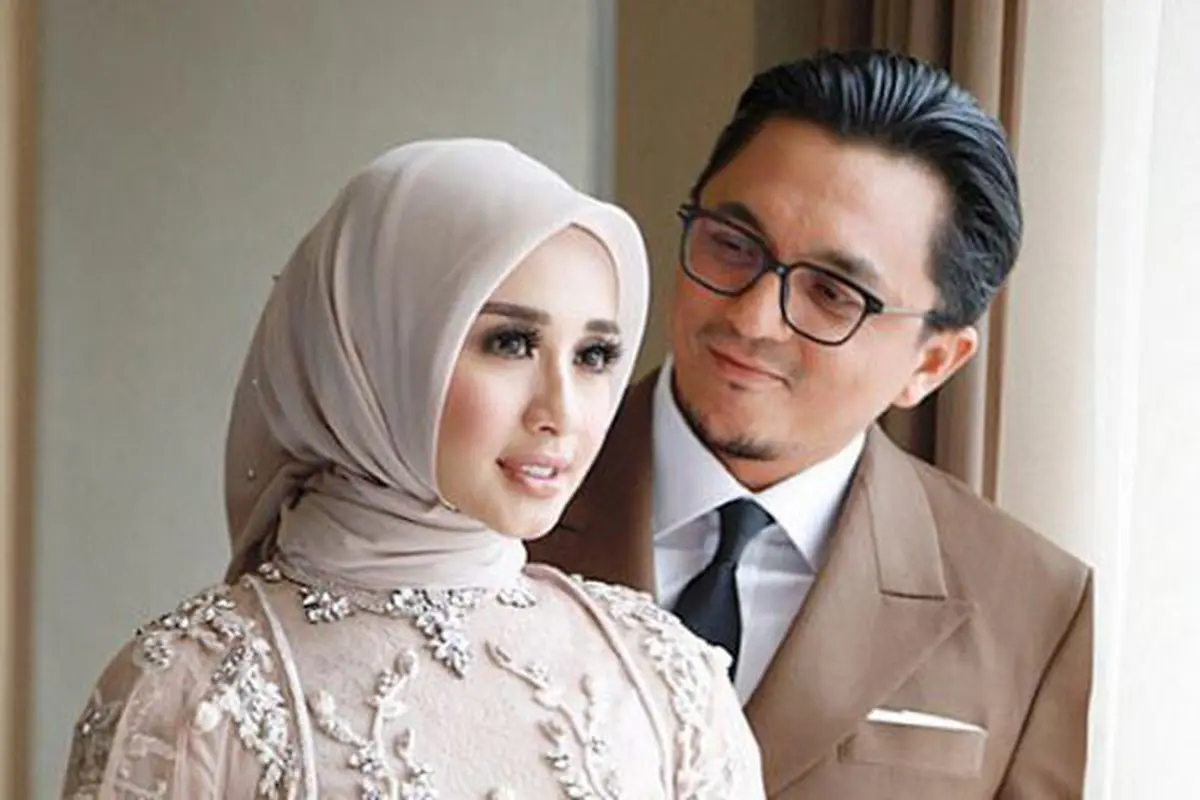 Laudya Cynthia Bella Tampil dengan gaun pengantin bernuansa pastel