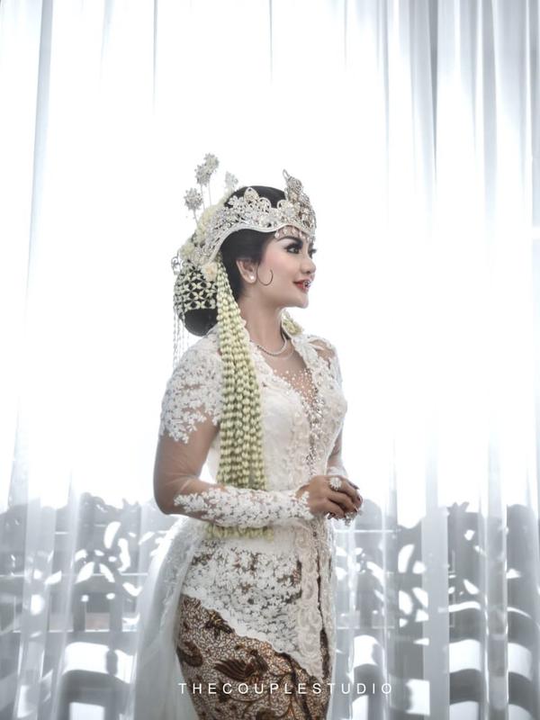 Pernikahan Gina Youbi (Sumber: Instagram/ginayoubi)