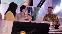 Menteri Keuangan Sri Mulyani saat memaparkan sosialisasi kenaikan santunan korban kecelakaan penumpang umum dan korban kecelakaan lalu lintas Jasa Raharja di Jakarta, Jumat (12/5). (Liputan6.com/Faizal Fanani)