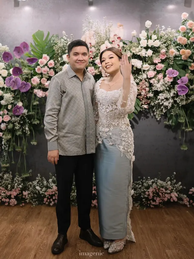 Gaya Kocak Romantis Lamaran Komika Oza Rangkuti dan Aisha Lahtiba, Tampil Simple dengan Busana Serba Lokal