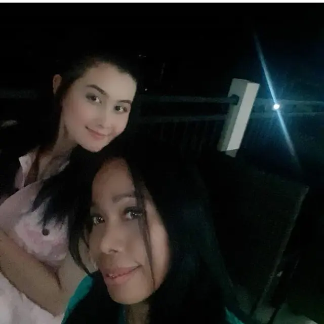 6 Potret Jadul Kebersamaan Talitha Curtis dan Ibunda, Penampilannya Curi Perhatian