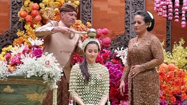Pernikahan Cucu Soeharto Putra Ari Sigit dan Andrea Scherer Kental Nuansa Jawa dari Siraman-Resepsi.