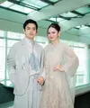 Syifa Hadju dan Rizky Nazar kompak kenakan busana rancangan Sapto Djojokartiko yang di-styling Wanda Hara. @syifahadju/@rizkynazar20.