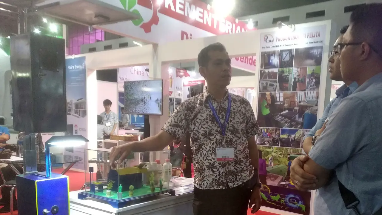 Mochamad Awaluddin, pencipta alat pengusir hama pertanian bertenaga surya.