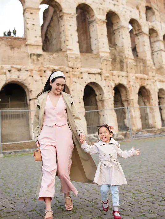 Sekedar informasi, Shandy Aulia telah melayangkan gugatan cerai di PN Jakarta Selatan, Selasa (11/4/2023).Gugatan dengan nomor perkara 361/Pdt.G/PN Jakarta Selatan itu akan menjalani sidang perdana pada 3 Mei mendatang. [Instagram/shandyaulia]