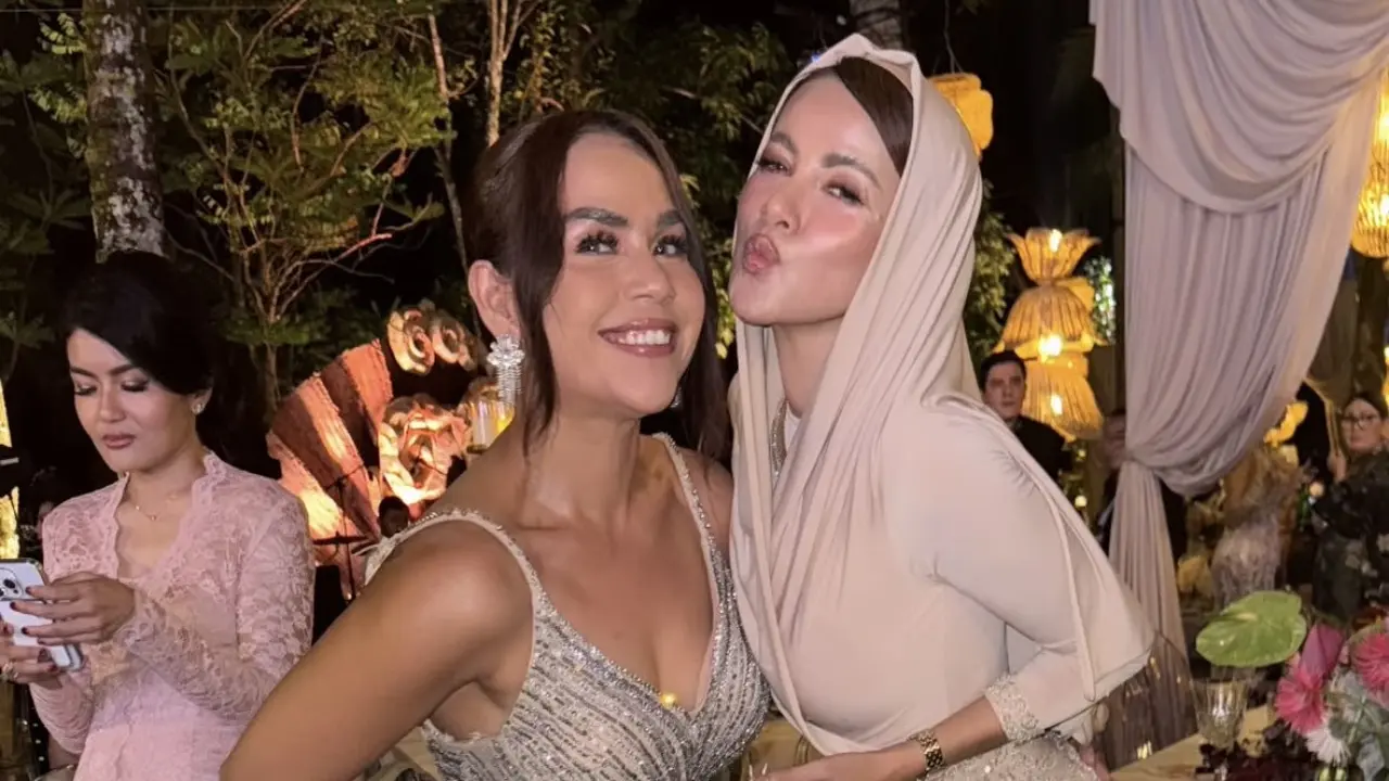 Para Selebritis Hadir di Resepsi Pernikahan Luna Maya dan Maxime Bouttier
