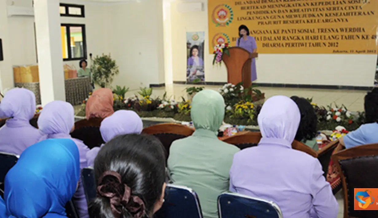 Citizen6, Cipayung: Kunjungan yang juga di hadiri oleh para Ketua Unsur Dharma Pertiwi dan Pengurus serta anggota, dalam rangka HUT Dharma Pertiwi ke-48 pada 2012 ini. (Pengirim: Badarudin Bakri)