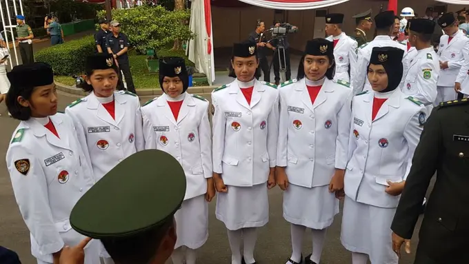 Paskibraka 2017 Pembawa Baki