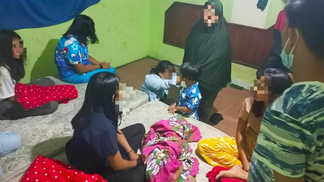 Empat remaja putri yang kabur dari rumah saat ditemukan di sebuah hotel di Pekanbaru.