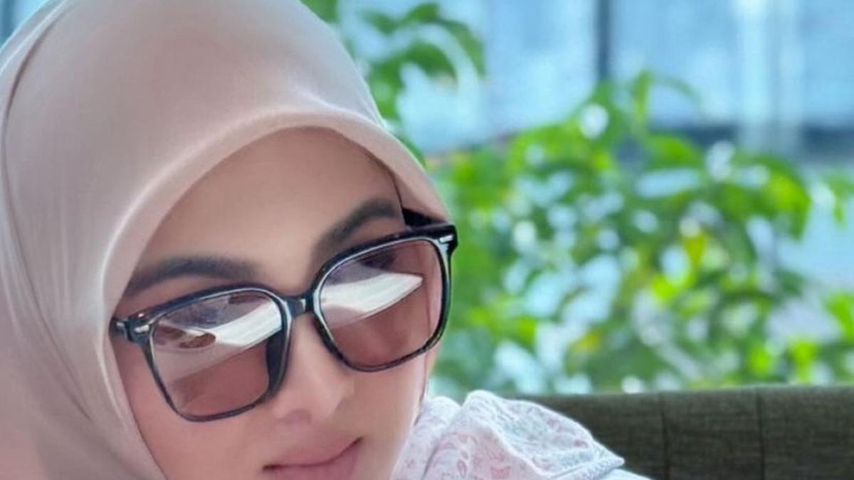 Syahrini di Festival Film Cannes 2025: Gaun Mewah dan Misteri di Balik Kehadirannya