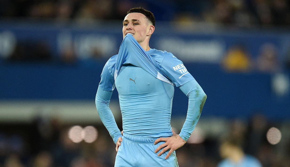 Manchester City mencoba menambah dominasi di babak kedua. Bahkan tercatat, The Cityzens mampu melakukan penguasaan bola hingga 73 persen hingga menit ke-70. Namun, hal tersebut belum membuahkan ancaman berarti ke gawang yang dijaga Jordan Pickford. (AFP/Oli Scarff)