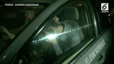 Ketahuan mesum di dalam mobil, seorang WNA ugal-ugalan menyetir mobil sampai menabrak pengendara motor.