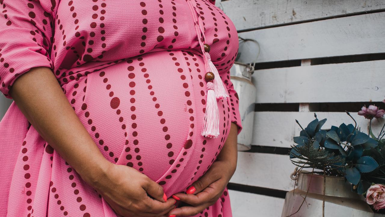 Terobsesi Ingin Anak Laki-laki, Pria Ini Belah Perut Hamil Istrinya untuk Cek Si Bayi