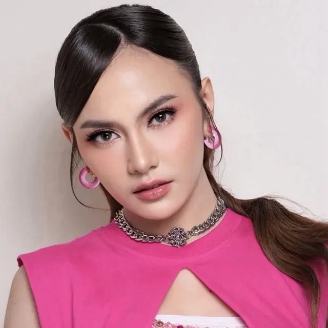 6 Potret Mahalini dengan Makeup Tebal Usai Oplas, Disebut Wajahnya Tak Berubah