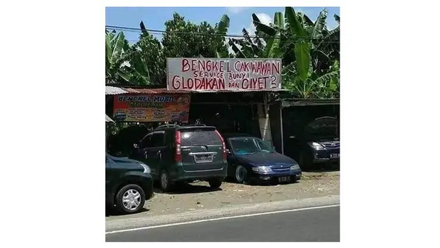 Tulisan Nyeleneh di Bengkel Ini Bikin Gagal Fokus