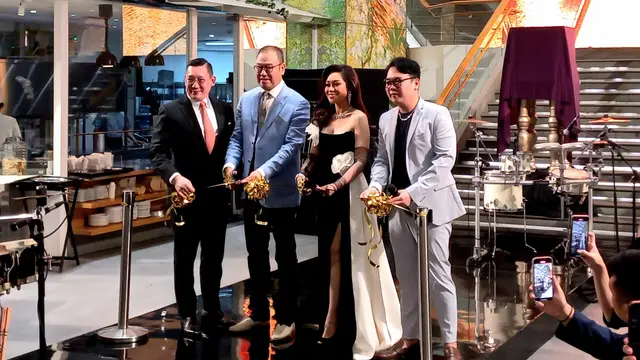 crown revealing Miss Universe Indonesia