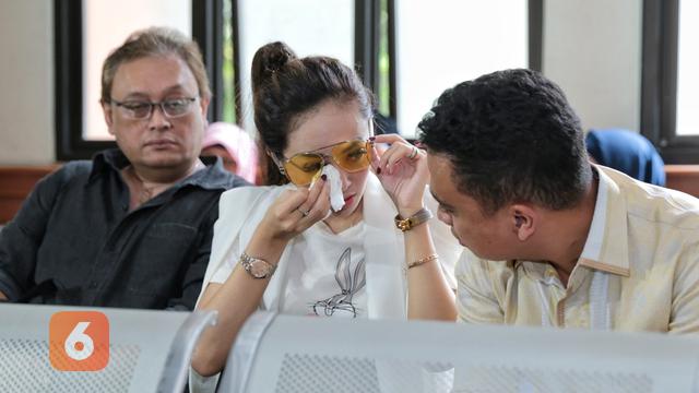 [Bintang] Roby Geisha dan Cinta Ratu Nansya