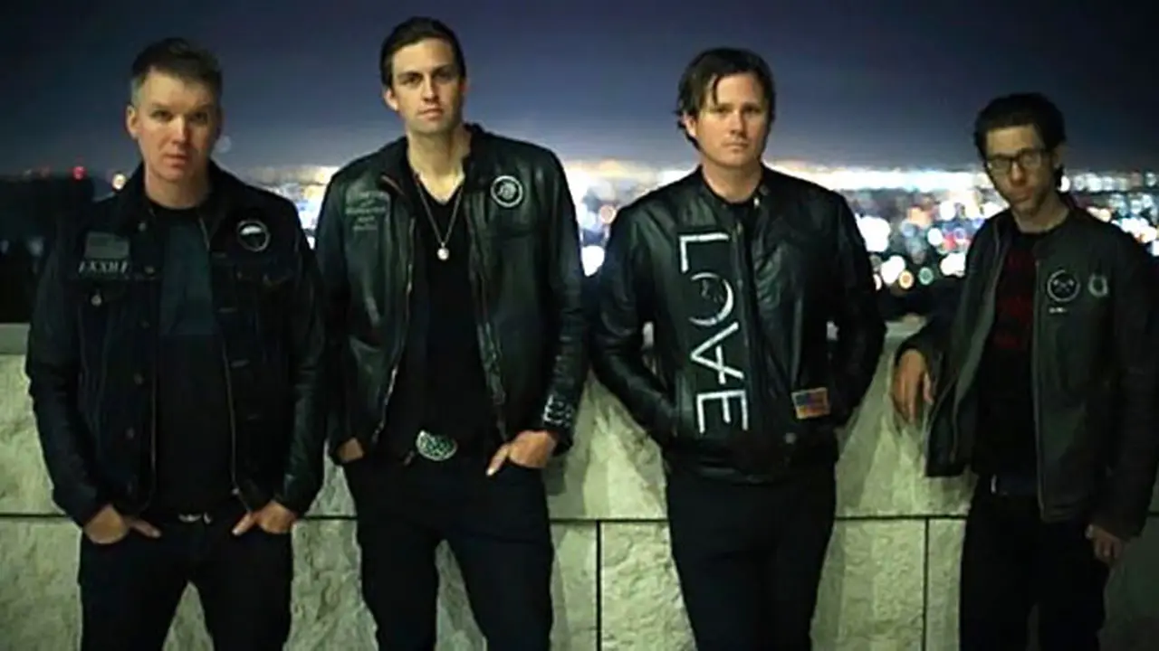 angels-airwaves-121203b.jpg