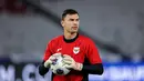 <p>Kiper Timnas Indonesia, Emil Audero saat latihan resmi menjelang laga putaran ketiga Grup C Kualifikasi Piala Dunia 2026 di Stadion Utama Gelora Bung Karno (SUGBK), Senayan, Jakarta, Senin (24/03/2025). (Bola.com/Bagaskara Lazuardi)</p>