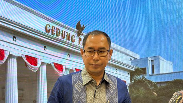 Direktur Pelindungan WNI dan BHI Kementerian Luar Negeri RI Judha Nugraha dalam press briefing di Jakarta, Jumat (13/10/2023). (Liputan6/Benedikta Miranti)