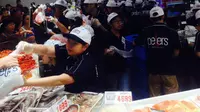 Pasar Ikan Ini Jualan 36 Jam Nonstop Jelang Natal