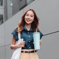 ilustrasi perempuan bekerja/MMD Creative/Shutterstock