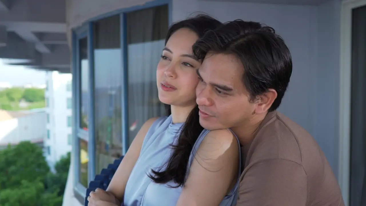 Di Antara Dua Cinta