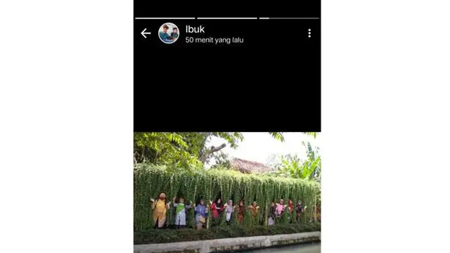 6 Status WhatsApp Emak-Emak Kelewat Gaul Ini Bikin Geleng Kepala