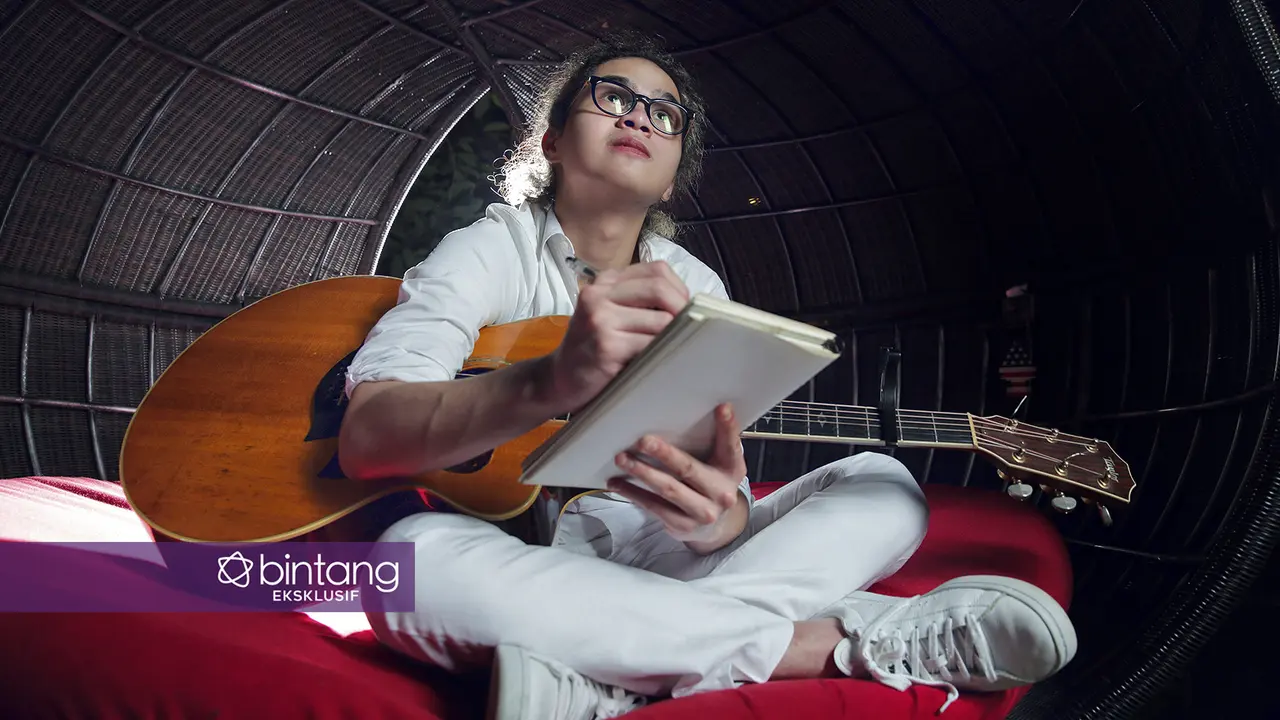 [Bintang] Editor Says: Dua Sisi Bermusik Dul Jaelani