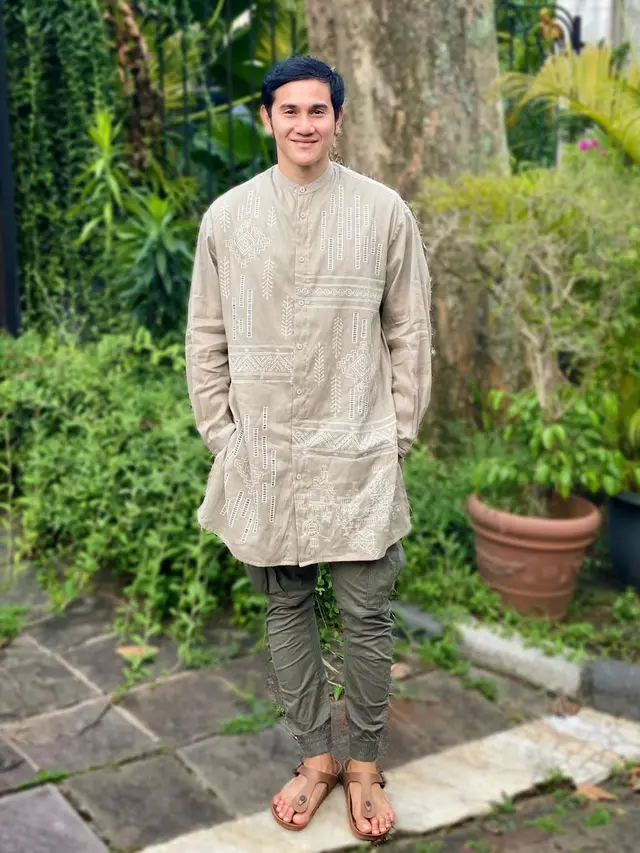 Vino G. Bastian. (Foto: Dok. Instagram @vinogbastian__)