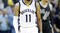 Mike Conley mencetak 24 poin dan delapan assist saat Memphis Grizzlies membungkam San Antonio Spurs 105-94 pada playoff NBA, Kamis (21/4/2017). (Twitter/NBA)