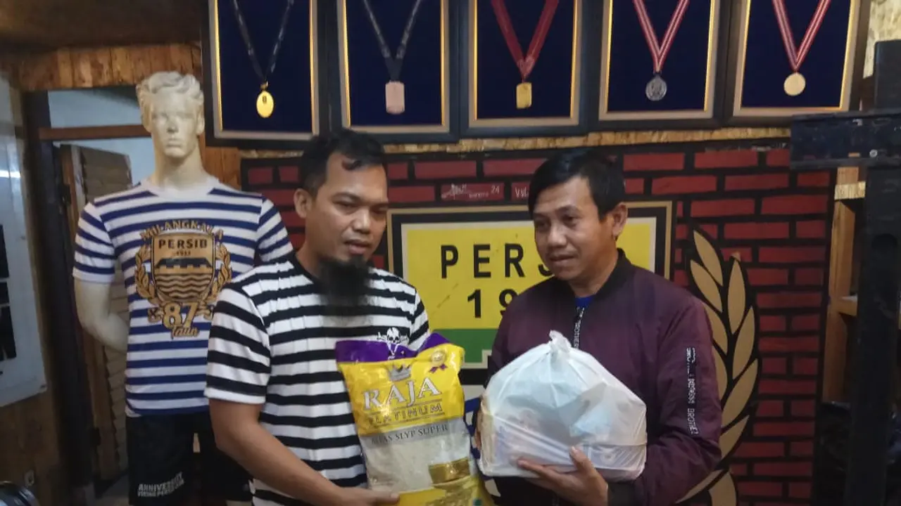 Viking Bagi-bagi Sembako