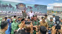 eSeaweed dan TNI AD bersih-bersih pantai di Sulawesi Selatan (Liputan6.com/Fauzan)