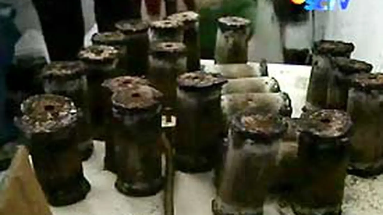 020405aBomRms.jpg