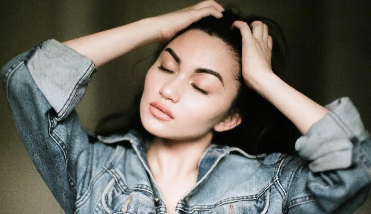 Bukan hanya berakting, di pagelaran teater bertajuk Langit 7 Bidadari ini Ariel Tatum akan bernyanyi juga di bagian akhirnya. (Instagram/arieltatum)