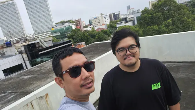 <p>Selfie Gen Z dengan kamera ultrawide 50MP Samsung Galaxy S25 Ultra (Liputan6.com/ Agustin Setyo Wardani)</p>
